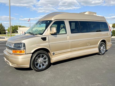 Used 2013 Chevrolet Express 2500 Extended image 11