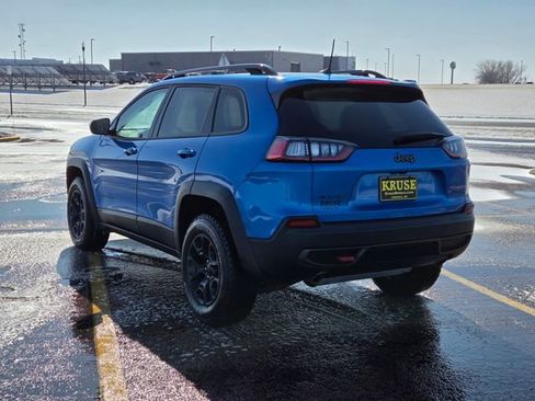 Used 2022 Jeep Cherokee Trailhawk image 6