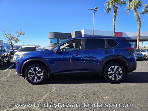 Used 2023 Nissan Rogue SV image 3