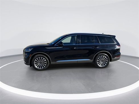 Used 2023 Lincoln Aviator Reserve w/ Elements Package Plus image 3