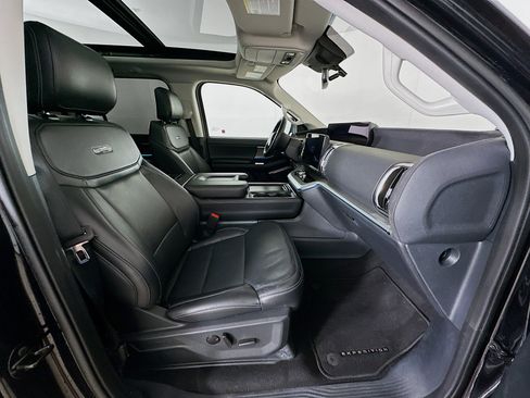 Used 2025 Ford Expedition Max Platinum image 34