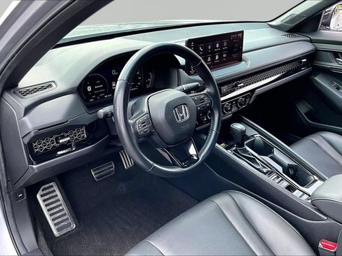 Used 2025 Honda Accord Sport image 13