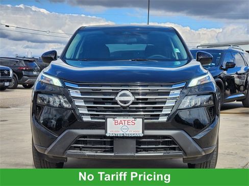 Certified 2025 Nissan Rogue SV image 2