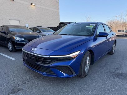 Used 2024 Hyundai Elantra SE