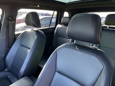 Used 2021 Volkswagen Tiguan SE image 21