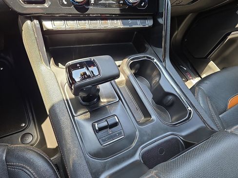 Used 2023 GMC Sierra 1500 AT4 w/ Technology Package AWD/4WD image 32