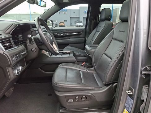 Used 2022 GMC Yukon XL Denali RWD image 14