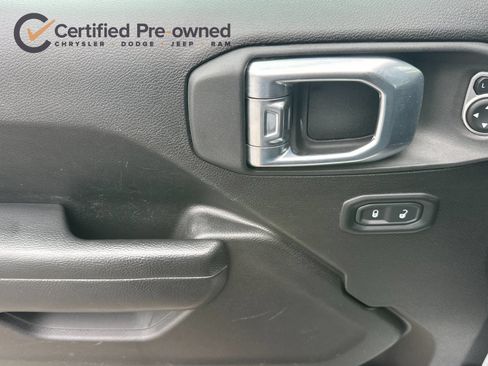 Certified 2025 Jeep Wrangler Unlimited Rubicon AWD/4WD image 12