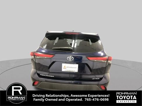 Used 2020 Toyota Highlander LE AWD/4WD image 5