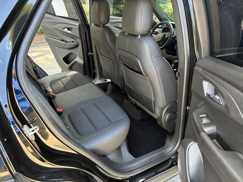 Used 2021 Chevrolet TrailBlazer RS w/ Technology Package FWD image 24
