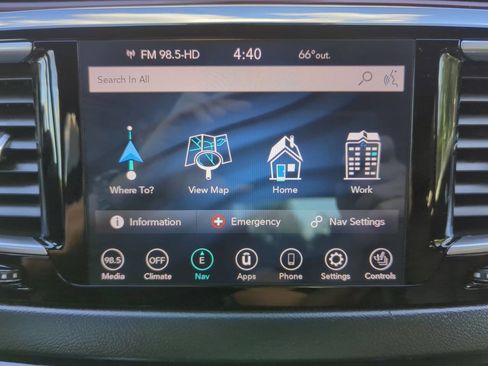 Used 2020 Chrysler Pacifica Limited image 19