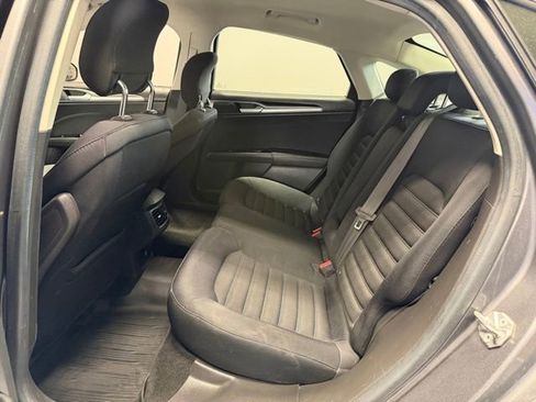 Used 2014 Ford Fusion SE FWD image 19