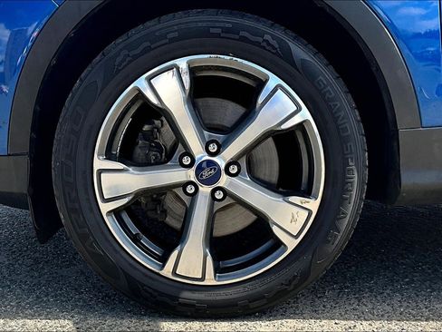 Used 2017 Ford Escape SE w/ Equipment Group 201A image 8