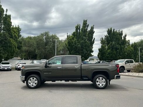 Used 2022 Chevrolet Silverado 2500 LTZ w/ LTZ Premium Package AWD/4WD image 9