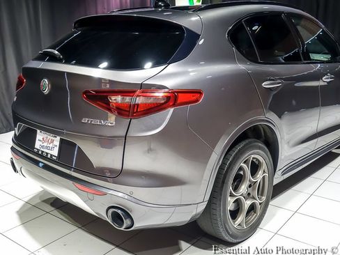 Used 2023 Alfa Romeo Stelvio Ti AWD/4WD image 8