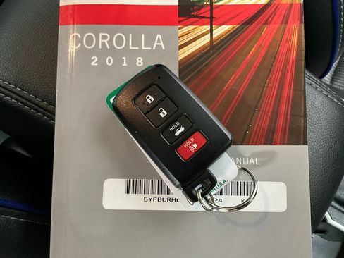 Used 2018 Toyota Corolla SE w/ SE Premium Package image 12