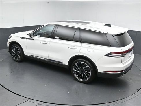 Certified 2025 Lincoln Aviator Reserve w/ Equipment Group 201A image 51