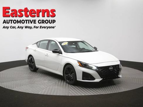 Used 2023 Nissan Altima 2.5 SR FWD image 49