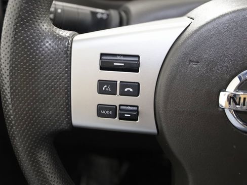 Used 2015 Nissan Frontier SV image 25