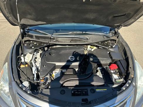 Used 2014 Nissan Altima 2.5 SL w/ Technology Package FWD image 19