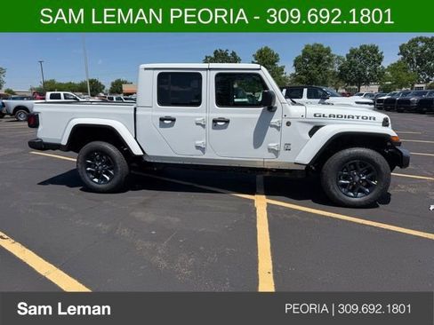 New 2026 Jeep Gladiator Sport AWD/4WD image 3