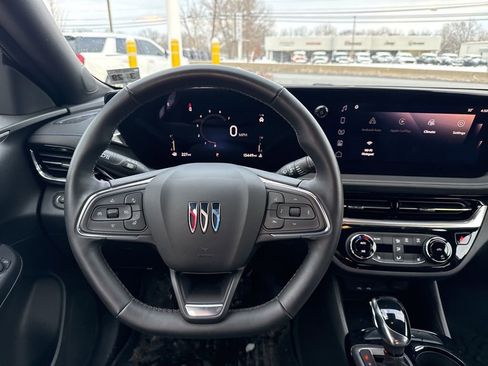 Used 2024 Buick Envista Sport Touring w/ Convenience I Package image 17