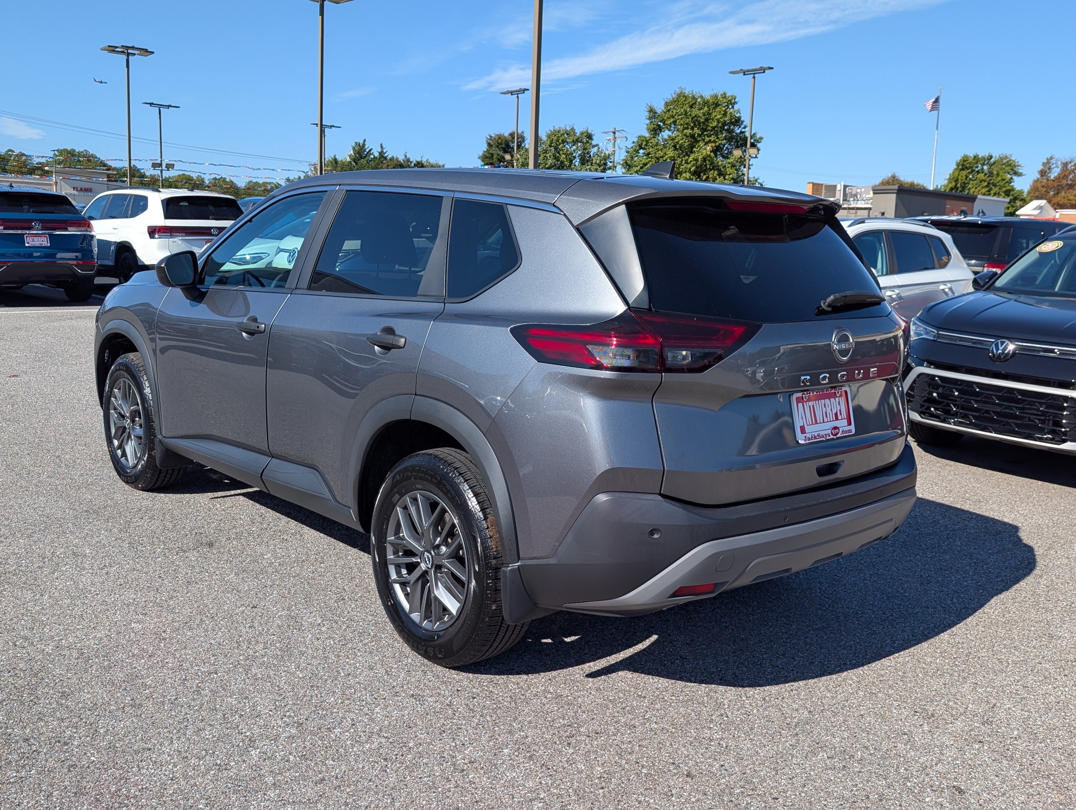 Used 2023 Nissan Rogue S FWD image 5