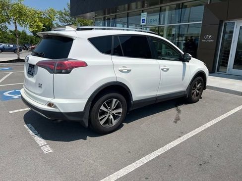 Used 2017 Toyota RAV4 XLE w/ Plus Special Value Package AWD/4WD image 5