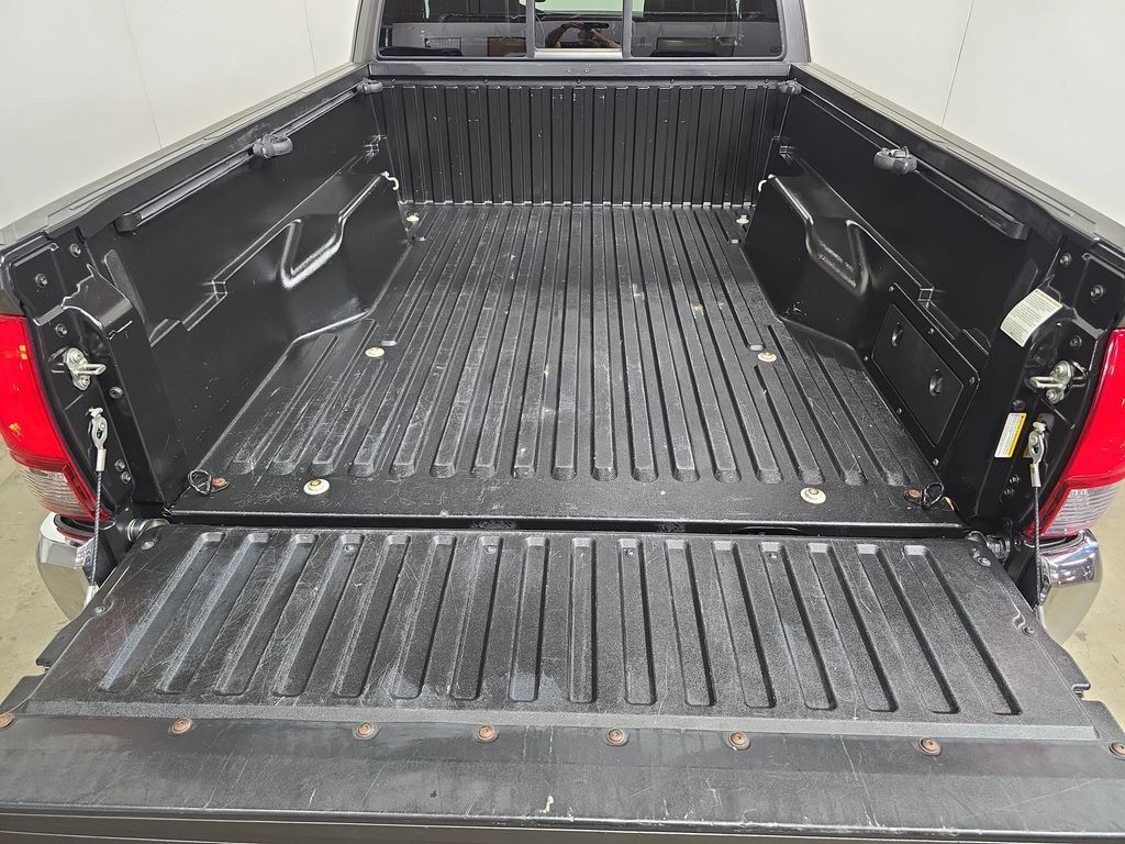 Used 2021 Toyota Tacoma SR5 RWD image 25