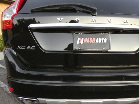 Used 2016 Volvo XC60 T6 Platinum image 11