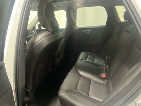 Certified 2025 Volvo XC60 B5 Core image 13