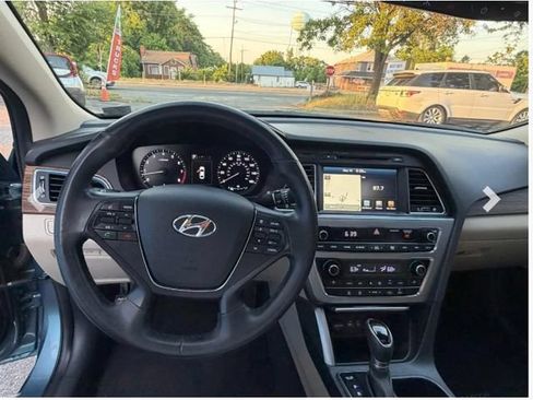 Used 2017 Hyundai Sonata Limited w/ Tech Package 03 FWD image 11