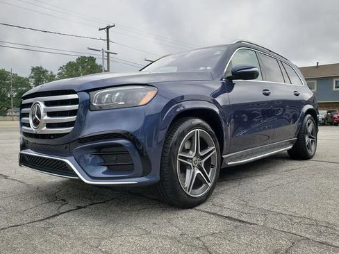 Used 2024 Mercedes-Benz GLS 450 4MATIC image 4