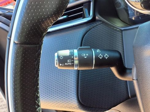 Used 2020 Land Rover Range Rover Velar R-Dynamic S image 18