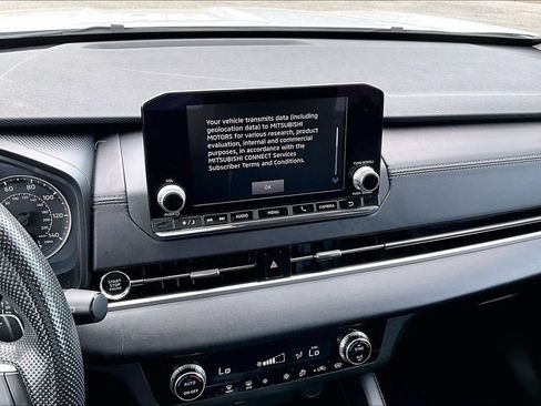 Used 2024 Mitsubishi Outlander ES AWD/4WD image 6
