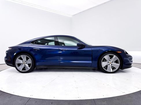 Used 2022 Porsche Taycan RWD image 39
