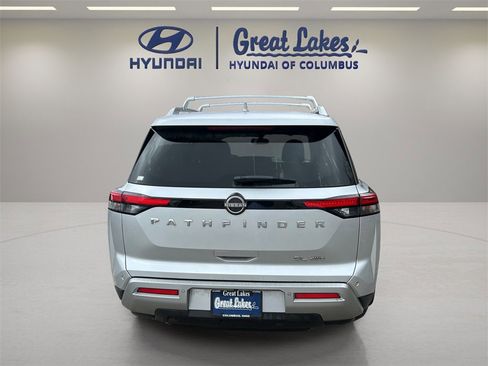 Used 2022 Nissan Pathfinder SL image 4