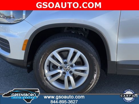 Used 2017 Volkswagen Tiguan S image 32
