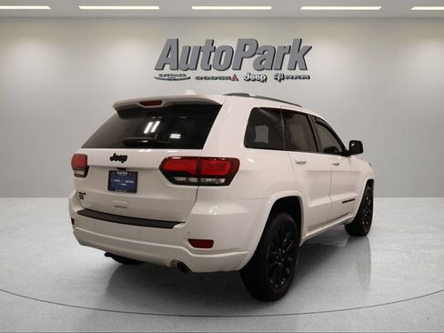 Used 2020 Jeep Grand Cherokee Altitude AWD/4WD image 9