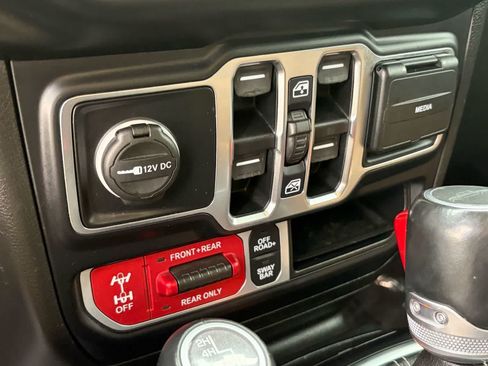 Used 2020 Jeep Gladiator Rubicon w/ Dual Top Group AWD/4WD image 21