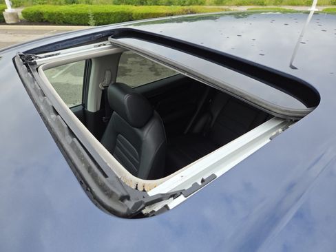 Used 2023 Honda CR-V EX-L image 4