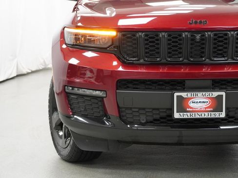 Certified 2025 Jeep Grand Cherokee L Limited w/ Luxury Tech Group II AWD/4WD image 7