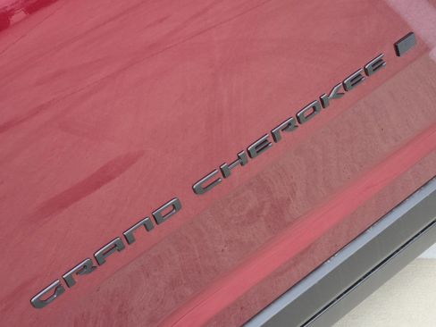 New 2025 Jeep Grand Cherokee L Altitude image 8