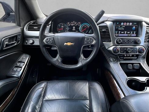 Used 2017 Chevrolet Suburban LT w/ LT Midnight Edition RWD image 7
