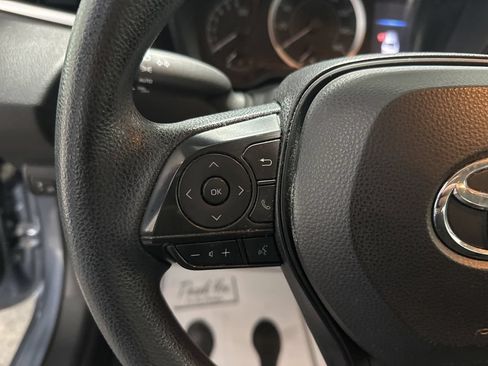 Used 2022 Toyota Corolla LE FWD image 16