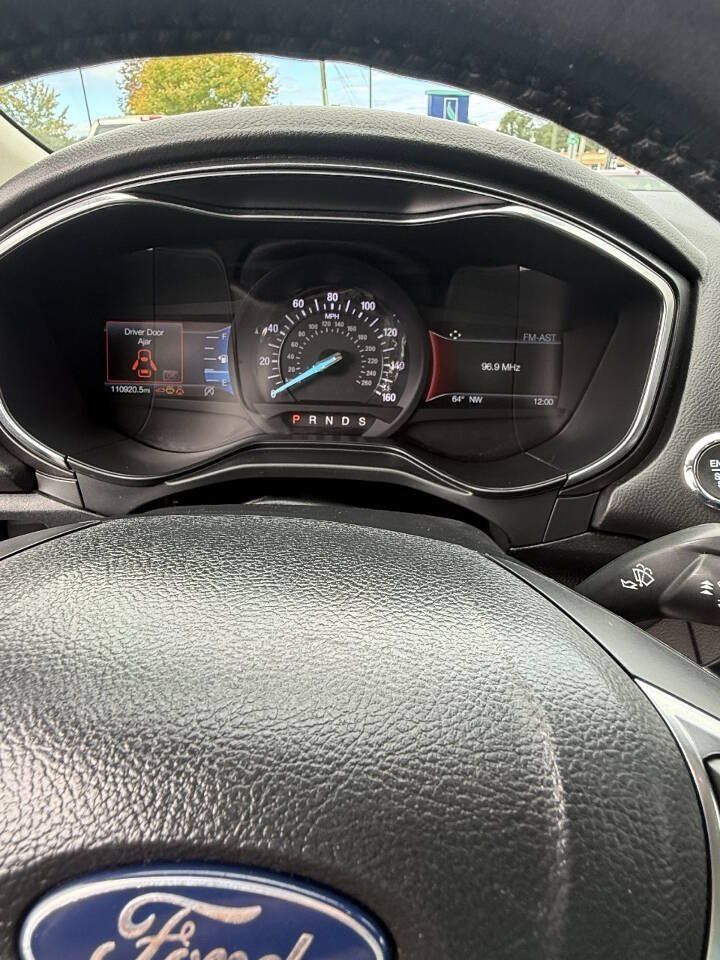 Used 2020 Ford Fusion Titanium FWD image 12