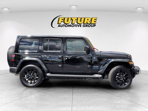 Used 2025 Jeep Wrangler Unlimited Sahara AWD/4WD image 9