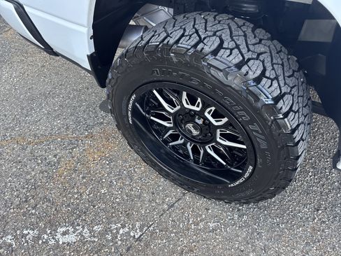 Used 2023 RAM 1500 Big Horn AWD/4WD image 9