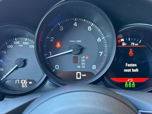 Used 2022 Porsche Macan AWD/4WD image 19