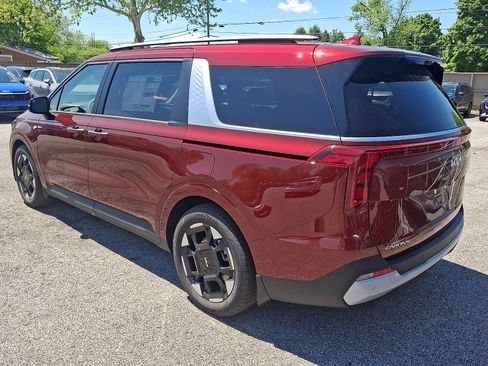 New 2026 Kia Carnival EX FWD image 4